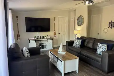 Image de Idéal pour les groupes de 8! Full Deck et Grill. 3 Br 2 Ba Home in Island Club