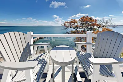 Image de Belle Waterfront Put-in-Bay Condo que pour 12 personnes max - Recherche Stops Here!
