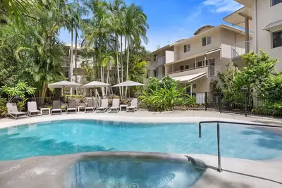 Image de Appartement supérieur indépendant avec grand balcon et vue sur la piscine