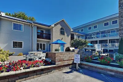 Image de Mise à jour 2 Br Pool View Condo Situé à 3 minutes du centre ville Put-in-Bay Ohio