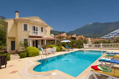 Image de Villa Helena - Une superbe villa individuelle avec belle vue sur le coucher du soleil et piscine privée