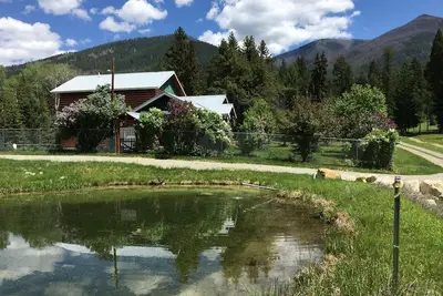 Image de Paradis des Secluded Outdoorsman: Rocky Mountain Luxury Log Cabin Accueil