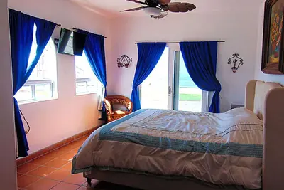 Image de 1 chambre vue océan face à l'océan - Piscine et jacuzzi