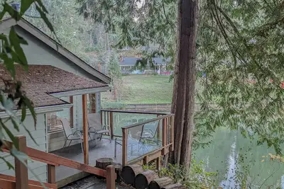 Image de Beach Cottage sur Cove Butler - Budd Bay