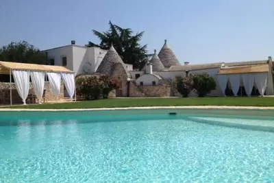 Masseria entre les oliviers et les chevaux