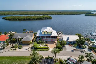 Image de Cape Coral \/ Matlacha - Kokopelli Beach House - Détendez-vous, c'est votre style de vie insulaire