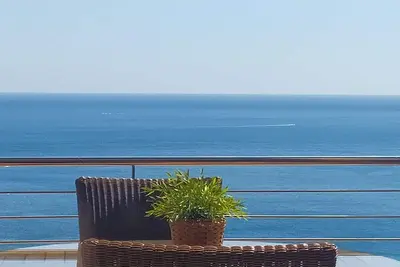 Image de Appartement de vacances exclusif, Excellentes vues sur la mer et Piscine Privée.