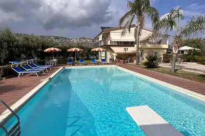 Image de Appartement Villa Ludovica, Piscine 6x12, Jacuzzi, terrain de padel, Wifi