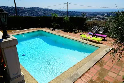 Image de Grand Studio Saint-Laurent du var (Nice), vue mer dégagée, terrasse, piscine