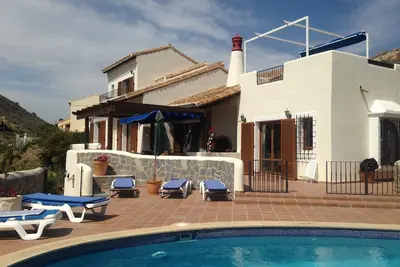 Image de Villa indépendante de 3 chambres, piscine privée, vues renversantes, climatisée