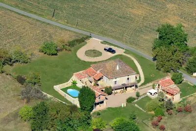 Image de Domaine gîte du XVIIIème siècle pour14 personnes