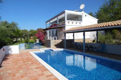 Image de Villa à Mesquita avec piscine privée