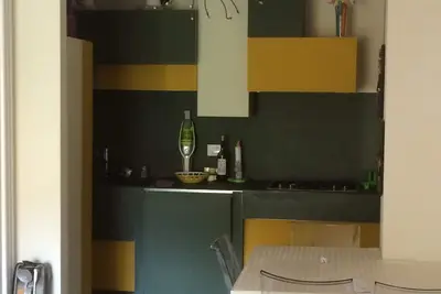 Rez-de-chaussée avec jardin près de la mer (climatisation-2 salles de bain-coffre-fort)
