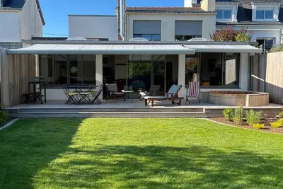Image de Bain nordique - centre Vannes dans impasse - jardin sud- Calme - 4 Chbres