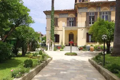 Image de Villa Elide-Whole Demeure historique, Jardin 7\/8 personnes