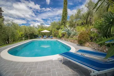 Image de Giglio, villa avec piscine privée. A/C et WiFi. Lucca
