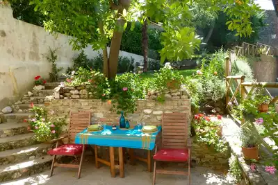 Image de Superbe Villa Ville, à couper le souffle Vues, ​​tranquille jardin près de la Piazza médiéval