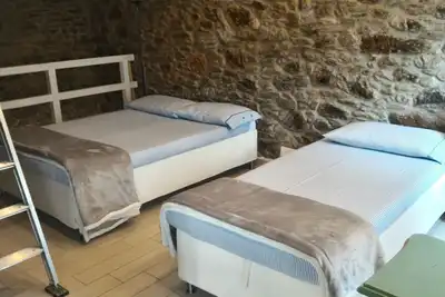 Image de appartements dans une ferme typique de la Ligurie, la rose