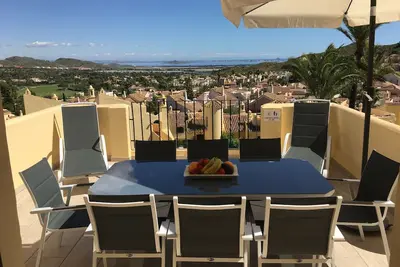 Image de Belle villa avec vue panoramique sur la mer et le parcours de golf