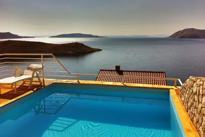 Image de Appartements de 100m2, avec piscine, vue mer imprenable, à environ 250m de la mer