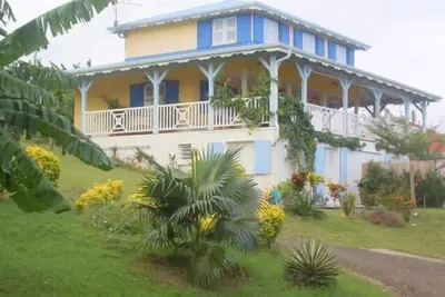 Image de Studio ground tropical garden overlooking the Ilets