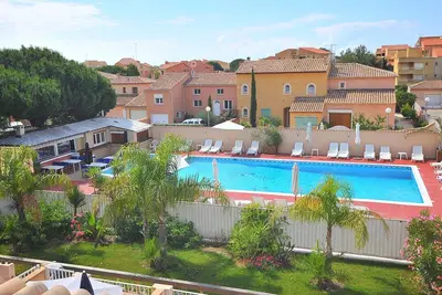 Image de Beau T2 Mezzanine 6 pers à 250m de la Plage avec Piscine CHAUFFÉE & Tennis (202)
