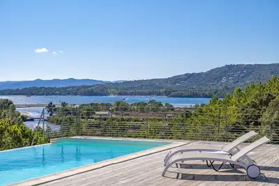 Image de Vue Mer Magnifique villa 8pers Piscine Chauffee
