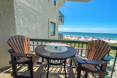 Image de Spacieux 4 Chambre / 3 Bath Oceanfront Condo. Extérieure, piscine intérieure. Rivière tranquille. Jacuzzi. Salle de fitness.