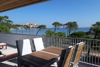 Appartement haut de gamme, 50 m de la plage, vue exceptionnelle, grande terrasse