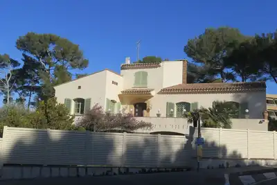 Image de Spacieuse Villa De 240m2 - Au Calme Dans La Verdure - Proche Plage