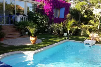 Image de Chambre avec salle d'eau privée, accès piscine