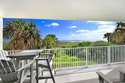 Image de Retraite de luxe de 3 chambres - Direct Oceanfront ~ Ne manquez pas cela!