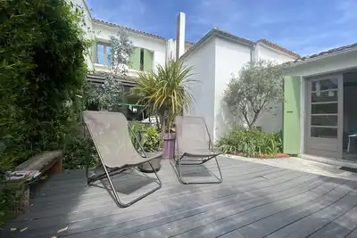 Image de Maison de famille : jardin, calme, soleil, cœur du village + studio indépendant