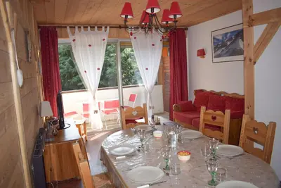 Image de Appartement  T4 rénové à Saint Lary Village dans résidence calme