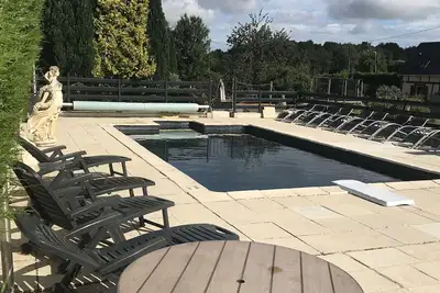 Image de Pavillon de standing 4**** pour 5 \/9 pers. (+14 pers)+ piscine chauffée sur 3 ha