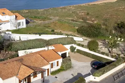 Image de Maison individuelle 6 ( à 8 pers avec sup au- delà de 6). . . 100m de la plage )