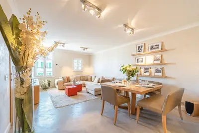 Image de Saint Tropez, exclusive apartment, heart of the village, Place de la Garonne.