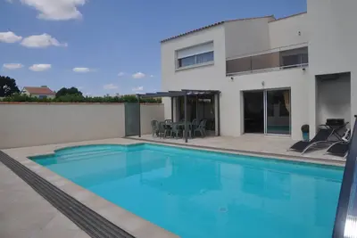 Villa confortable, piscine couverte, sauna, parc, St Vincent s/ Jard 85 5 Clés