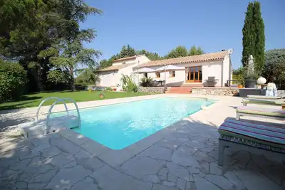 Grande maison familiale - Puyricard - piscine, calme, verdure.