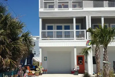 Image de Location de plage accessible en fauteuil roulant Situé au coeur de Carolina Beach.