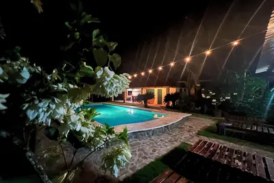 Image de Découvrez la vie au Costa Rica! Belle maison avec piscine en bord de mer!