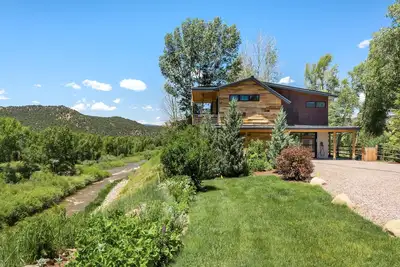 Image de Incroyable Guest House, 5 hectares sur la rivière Roaring Fork, Ski, pêche privée.