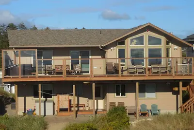 Image de Maison sur la plage Accessible aux handicapés avec ascenseur, bain à remous, sauna et 2 maîtres