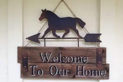 Image de Waimea Plantation Style Home. - Près de la ville! Réservez 5 nuits, obtenez la 6ème nuit gratuite!