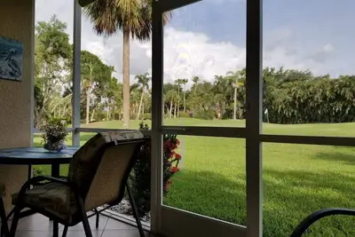 Image de Oasis tranquille à Bonita Fairways sur le 17e trou vous attend