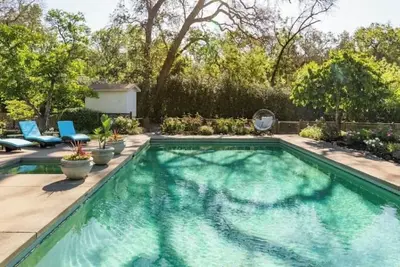 Image de Zoella Vineyard-Un vignoble Ă couper le souffle Domaine viticole avec piscine de luxe
