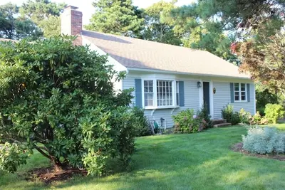 Image de Dennis Bayside. Grande Maison De Vacances Familiale - Wi-Fi et A \/ C - Linge Inclus!