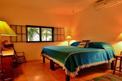 La Hacienda West Wing Villa N ° 1 sur 3 Villas / Voir Villa avec piscine et studio à l'étage
