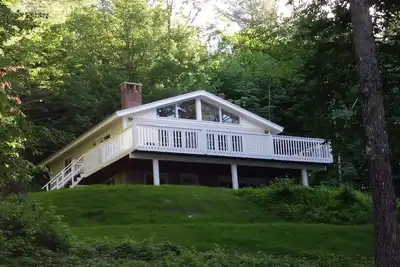 Image de Charmante maison en face de Pleasant Lake, New London