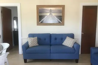 Image de Condo confortable à deux pâtés de maisons de la plage pour six personnes